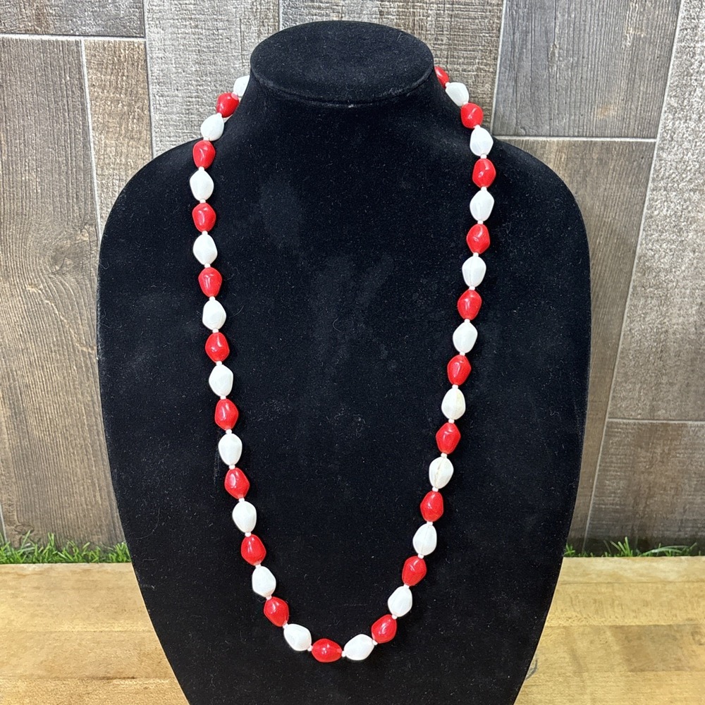 Vintage 1960s Mod Hong Kong Red White Plastic Bead Necklace MCM Retro
